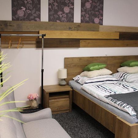 Apartmany Caffe & Grill رودنيتسي ناد لابيم المظهر الخارجي الصورة