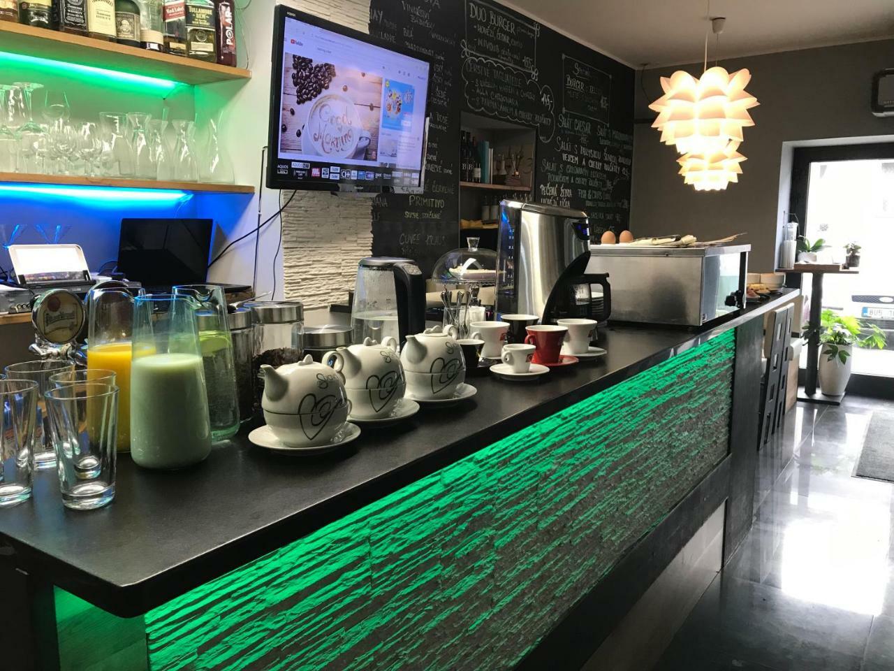 Apartmany Caffe & Grill رودنيتسي ناد لابيم المظهر الخارجي الصورة