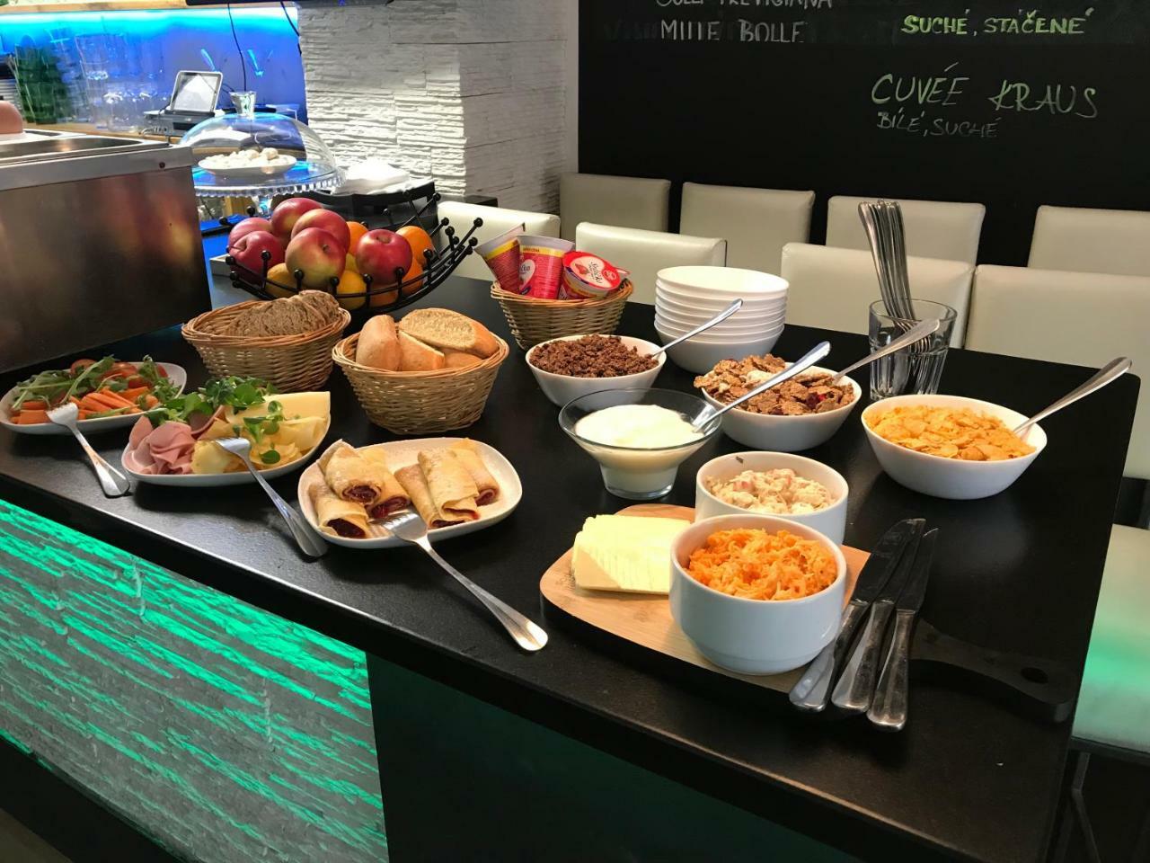 Apartmany Caffe & Grill رودنيتسي ناد لابيم المظهر الخارجي الصورة
