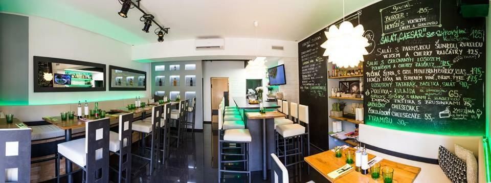 Apartmany Caffe & Grill رودنيتسي ناد لابيم المظهر الخارجي الصورة