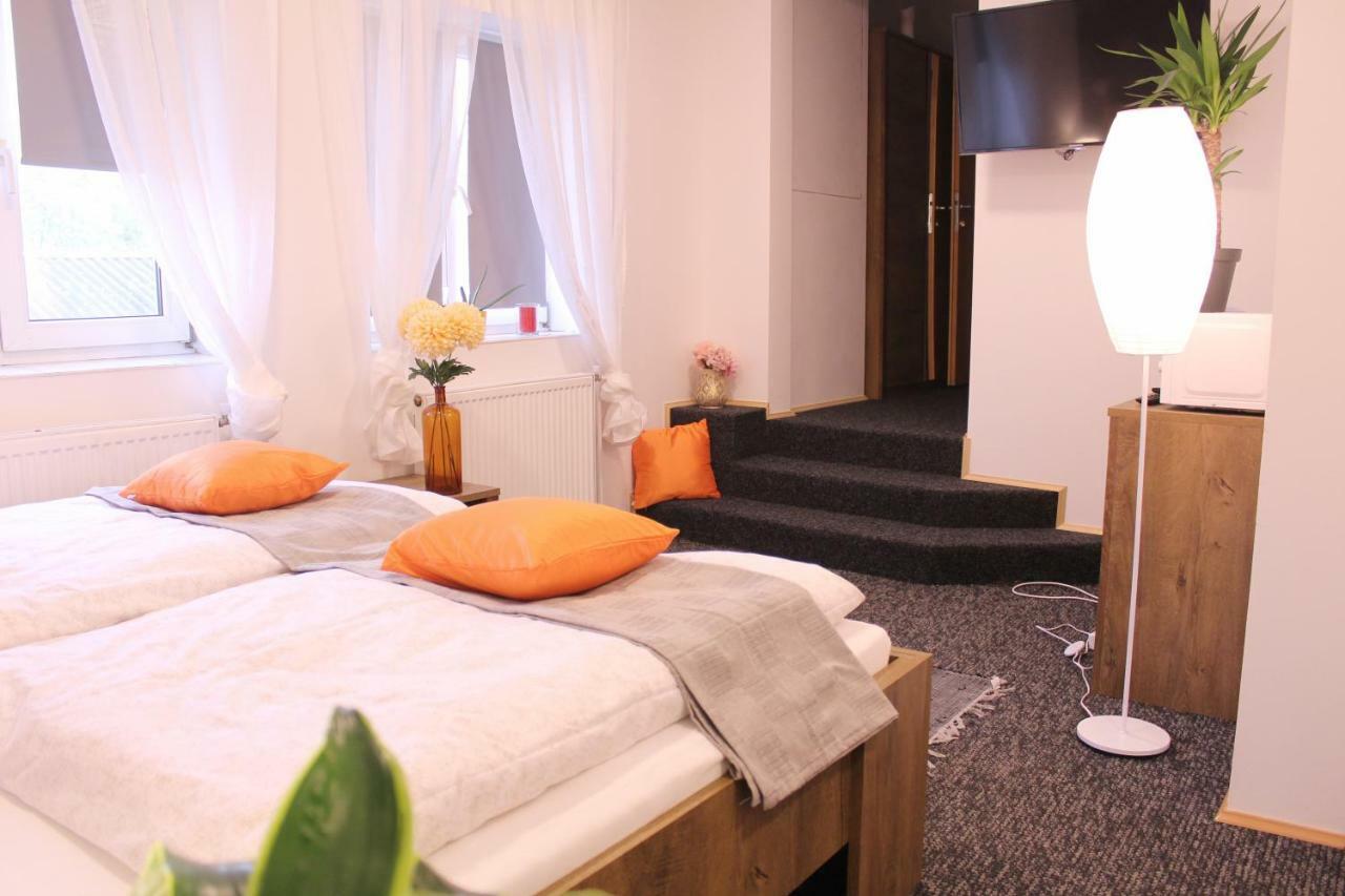 Apartmany Caffe & Grill رودنيتسي ناد لابيم المظهر الخارجي الصورة