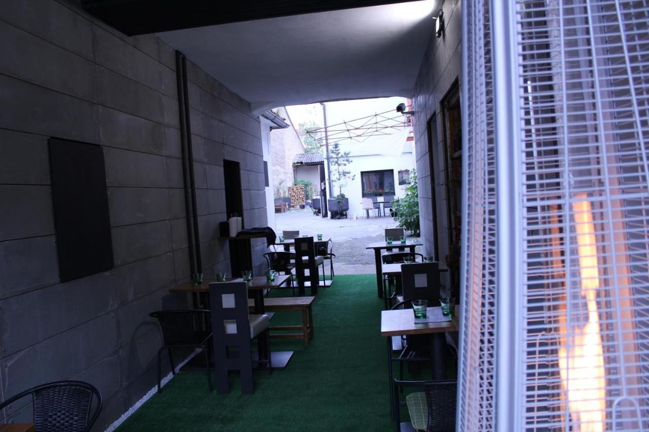 Apartmany Caffe & Grill رودنيتسي ناد لابيم المظهر الخارجي الصورة
