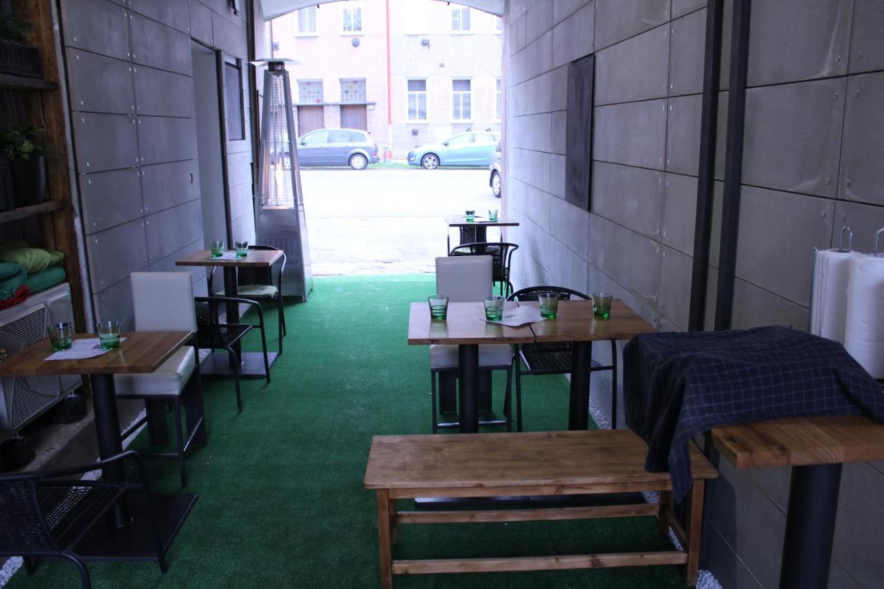 Apartmany Caffe & Grill رودنيتسي ناد لابيم المظهر الخارجي الصورة